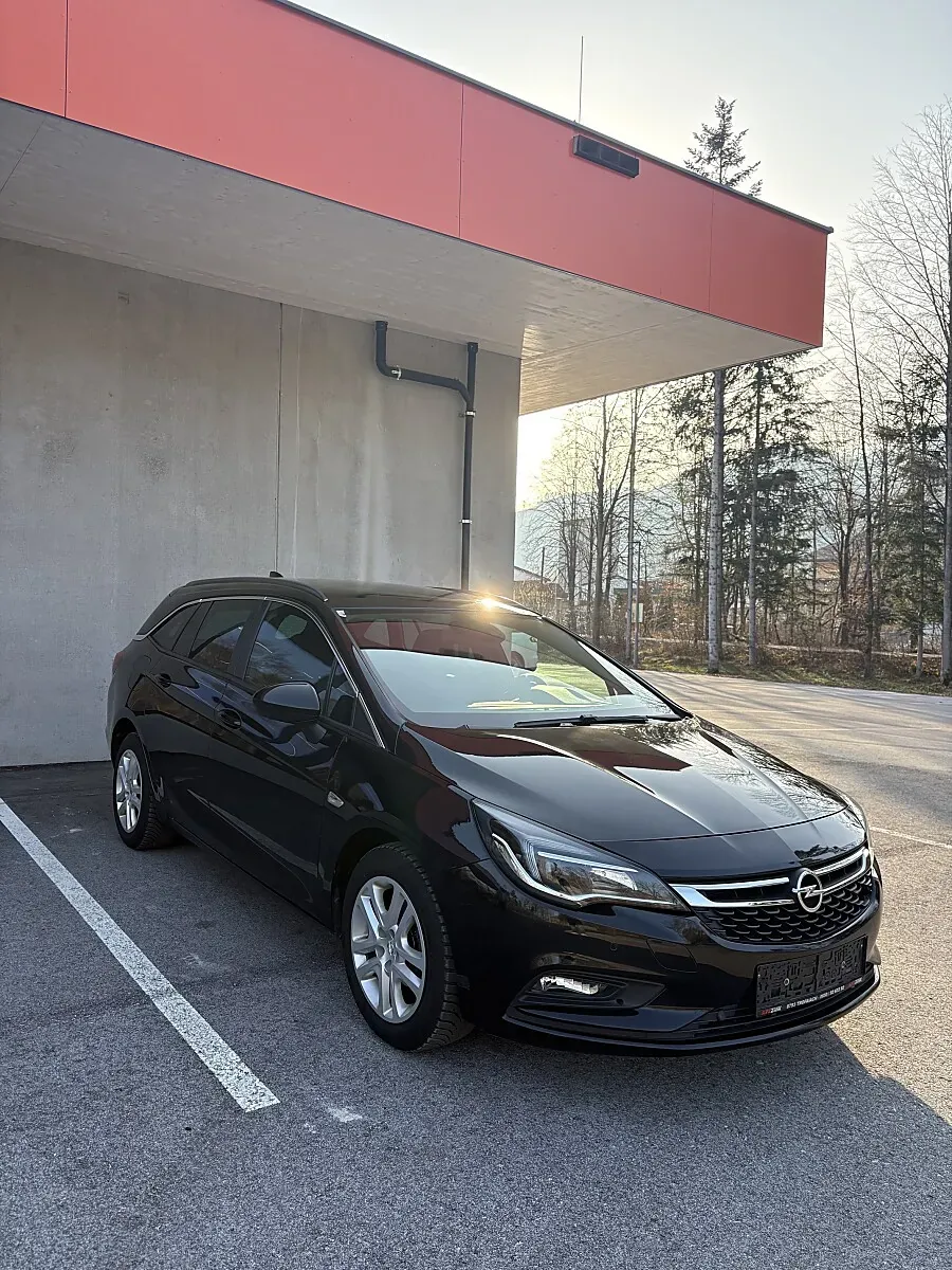 Opel Astra 2017 photo 2