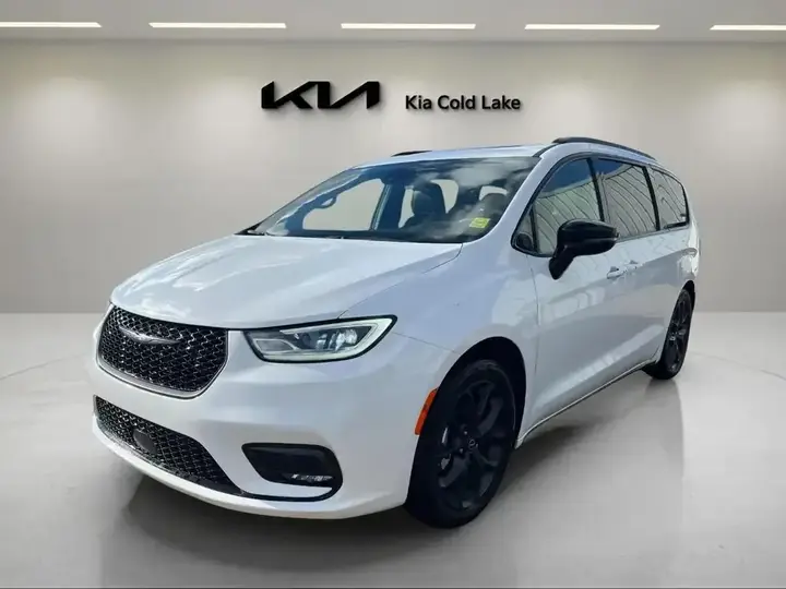 Chrysler Pacifica 2025 photo 3