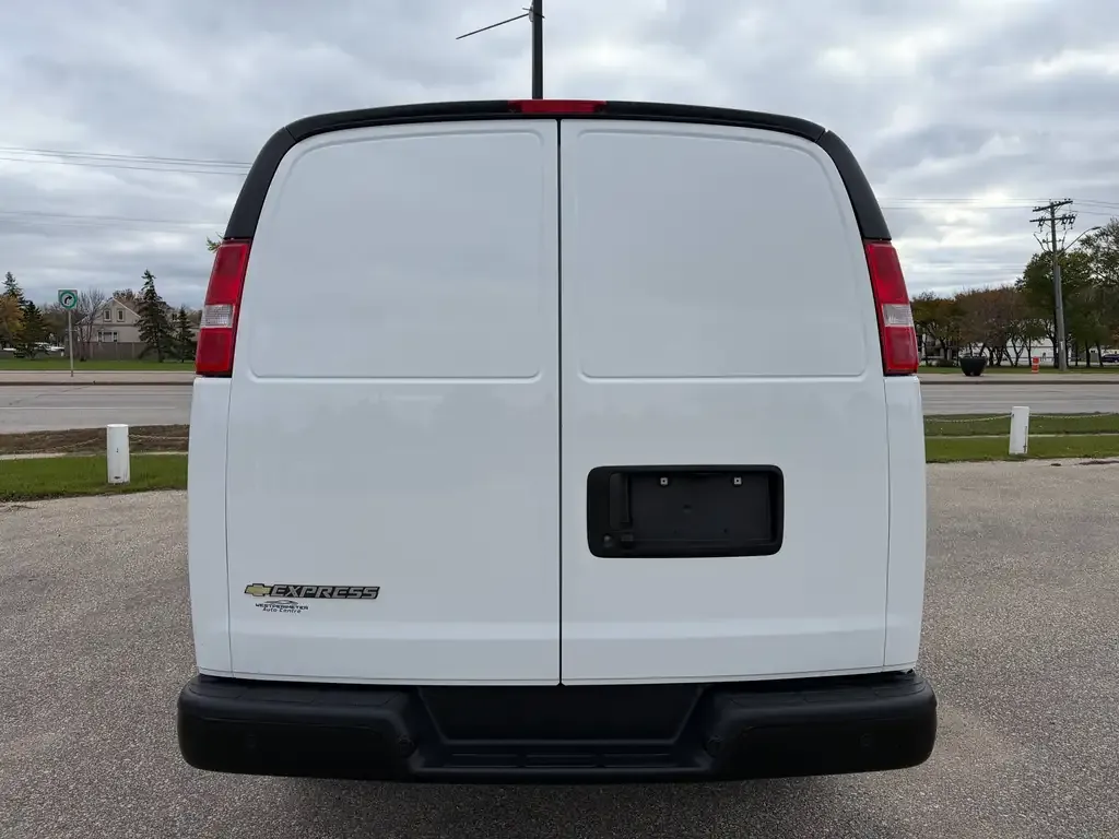 Chevrolet Express 2500 2025 photo 4