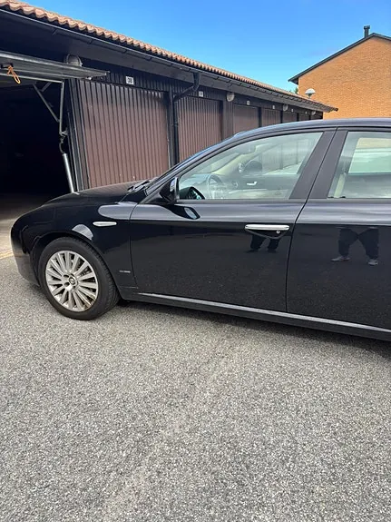 Alfa Romeo 159 2006 photo 2