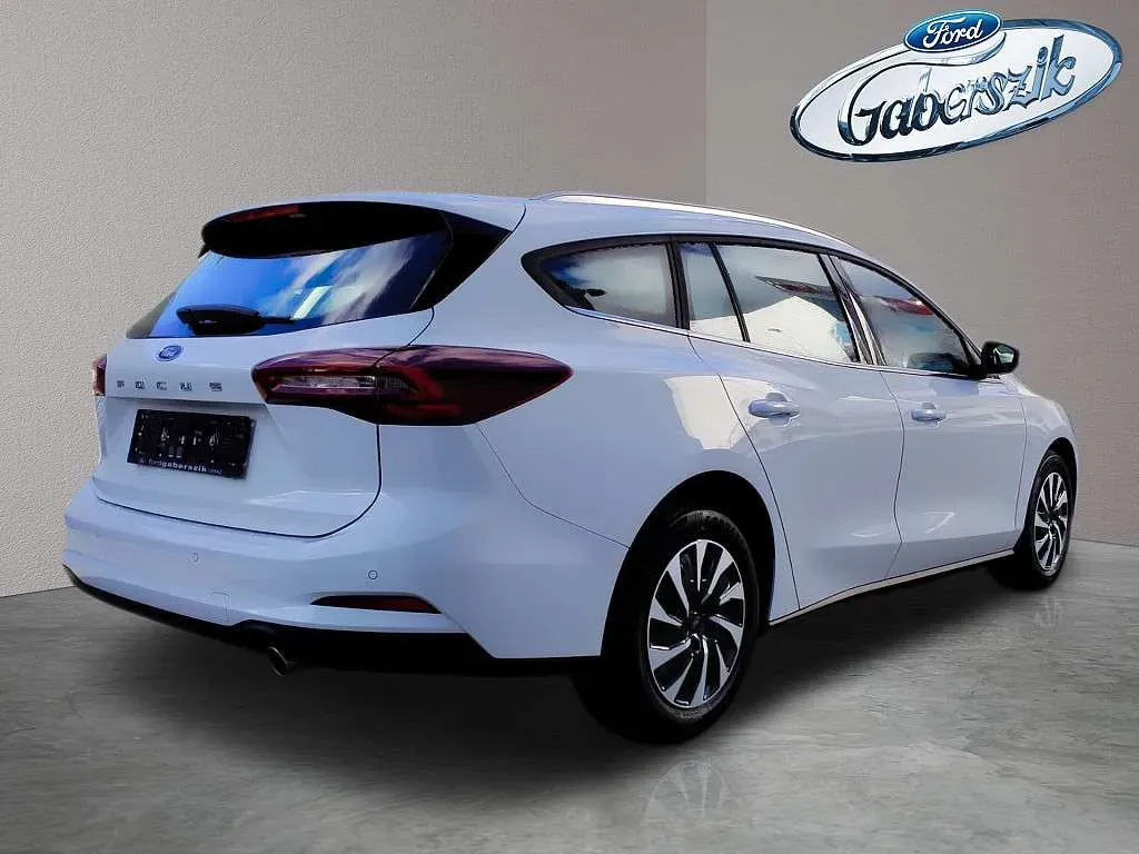 Ford Focus 2024 photo 2