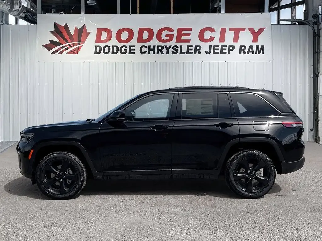 Jeep Grand Cherokee 2026 photo 2