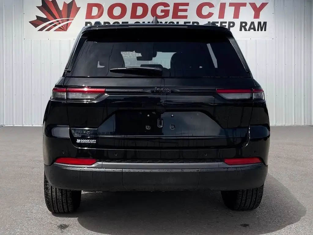 Jeep Grand Cherokee 2026 photo 5