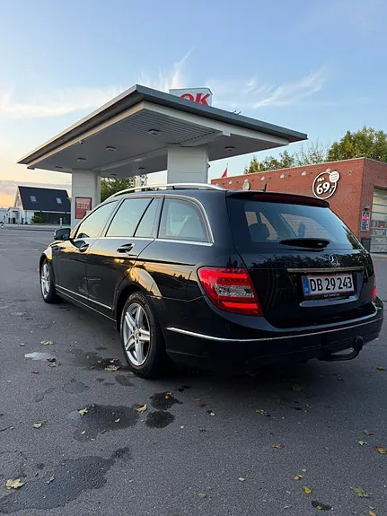 Mercedes-Benz C200 2012 photo 4
