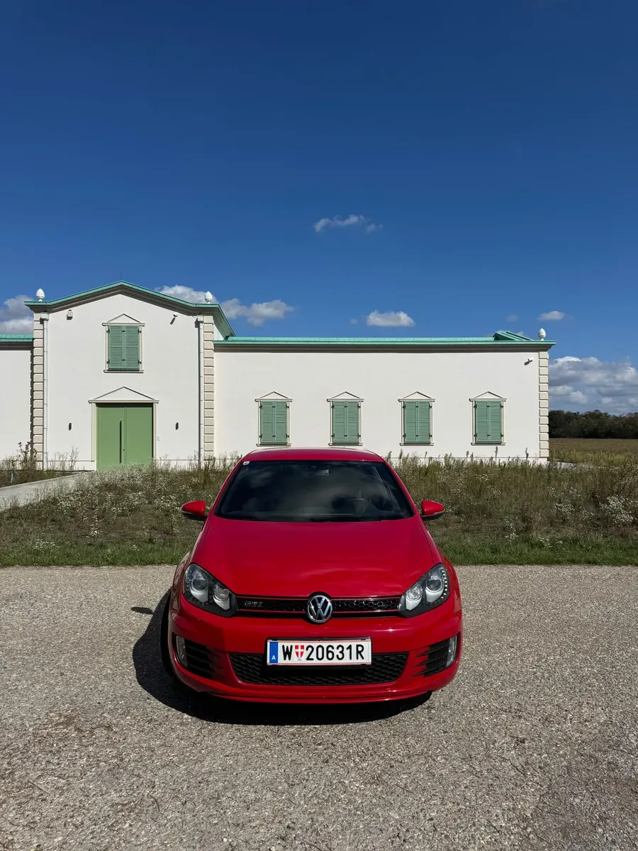 Volkswagen Golf 2011 photo 3