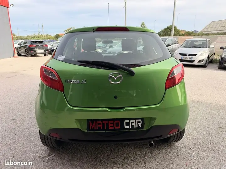 Mazda Mazda2 2009 photo 4