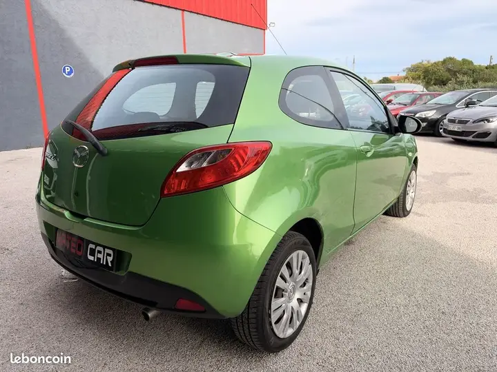 Mazda Mazda2 2009 photo 5