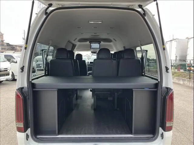 Toyota Hiace Wagon 2024 photo 4