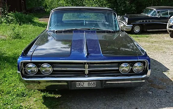 Oldsmobile Starfire 1964 photo 2
