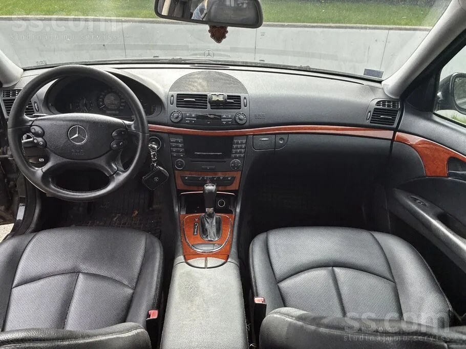 Mercedes-Benz E200 2007 photo 5