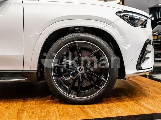 Mercedes-Benz Gle 400 2025 photo 2