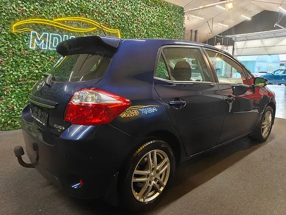 Toyota Auris 2010 photo 4