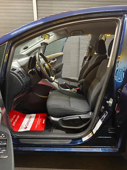 Toyota Auris 2010 photo 5