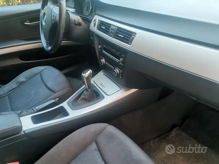 BMW 318 2008 photo 4