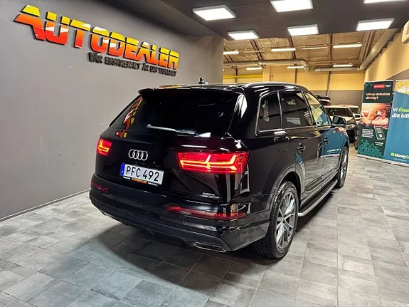 Audi Q7 2017 photo 3