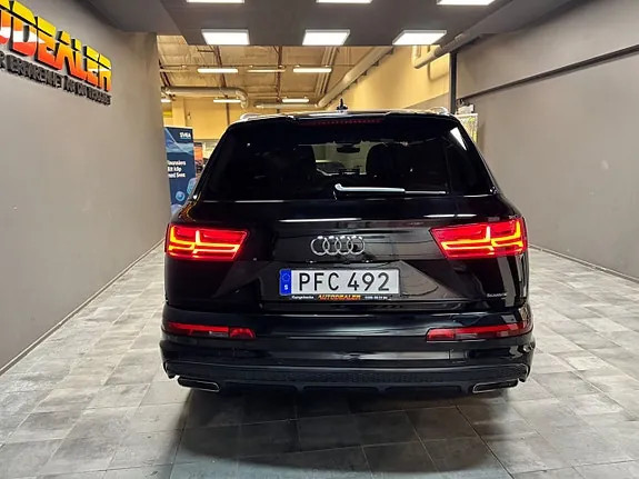 Audi Q7 2017 photo 4