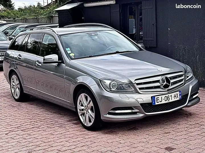 Mercedes-Benz C-Class 2012 photo 2