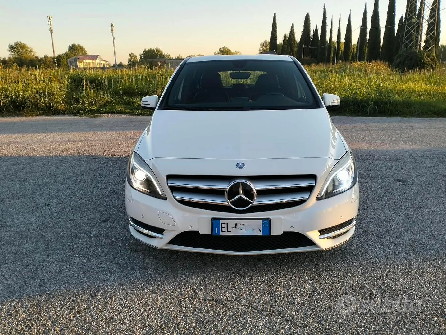 Mercedes-Benz B180 2012 photo 3