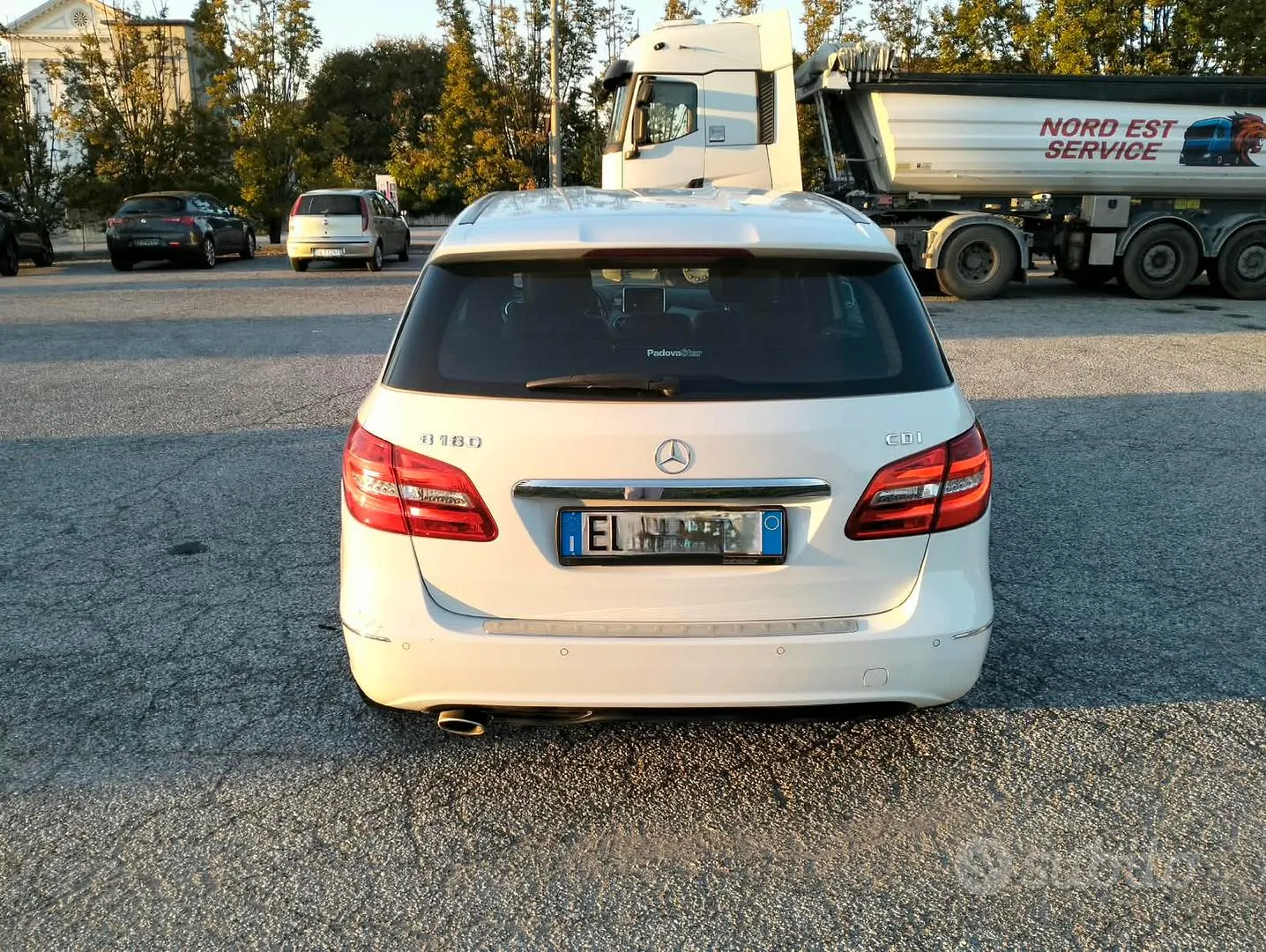 Mercedes-Benz B180 2012 photo 4