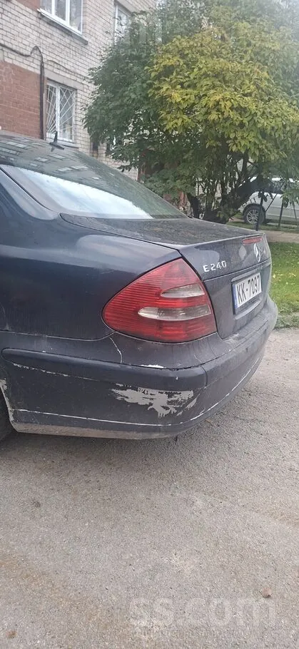 Mercedes-Benz E240 2002 photo 4