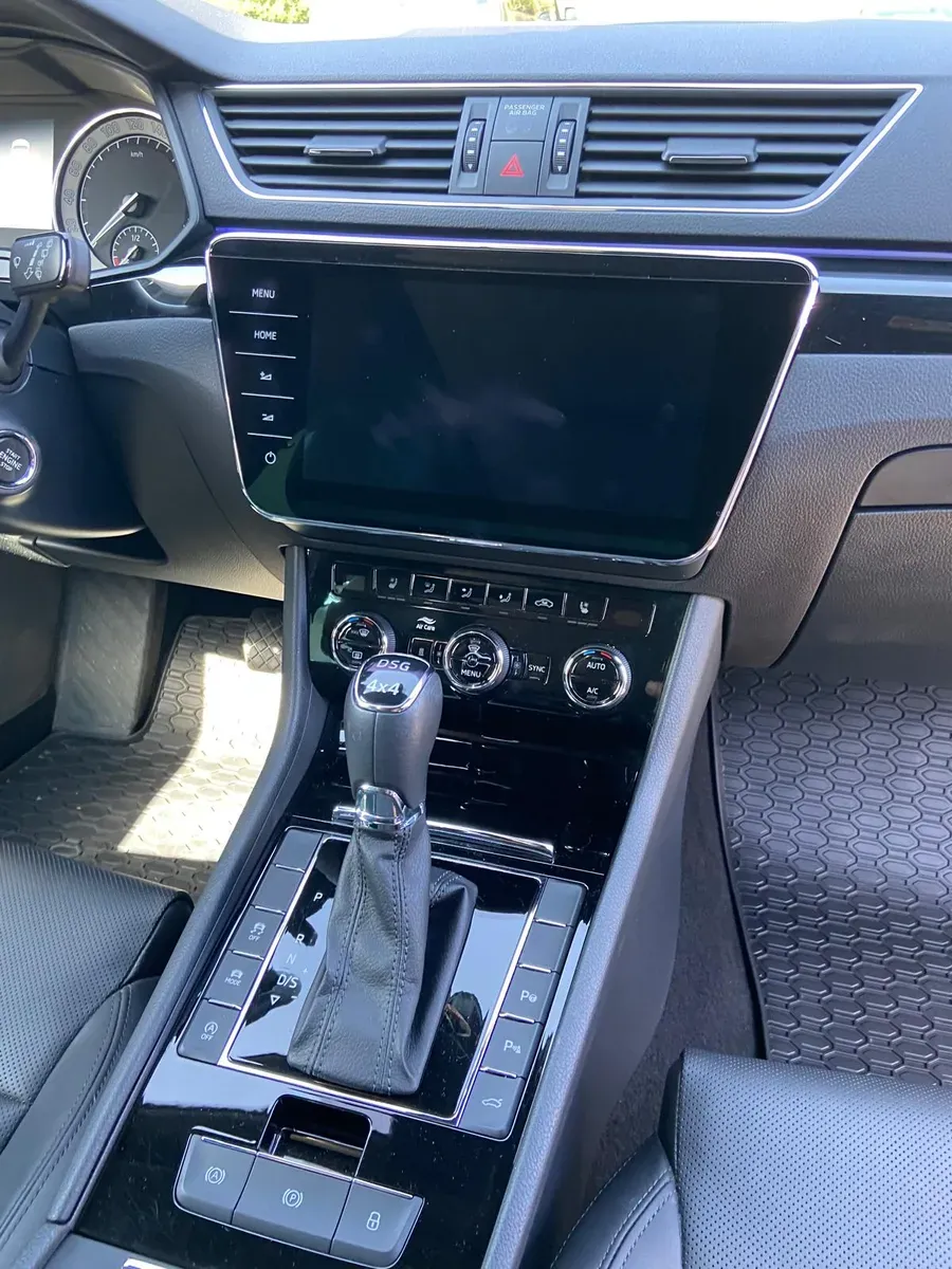 Skoda Superb 2018 photo 3