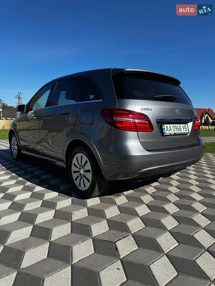 Mercedes-Benz B-Class 2016 photo 4