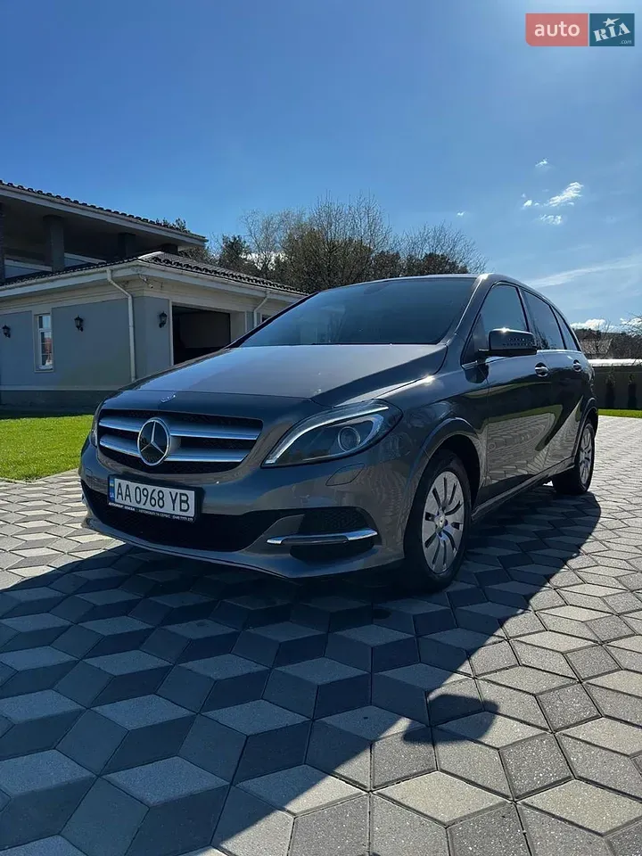 Mercedes-Benz B-Class 2016 photo 2