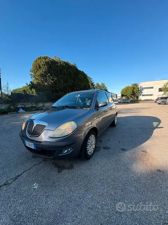 Lancia Ypsilon