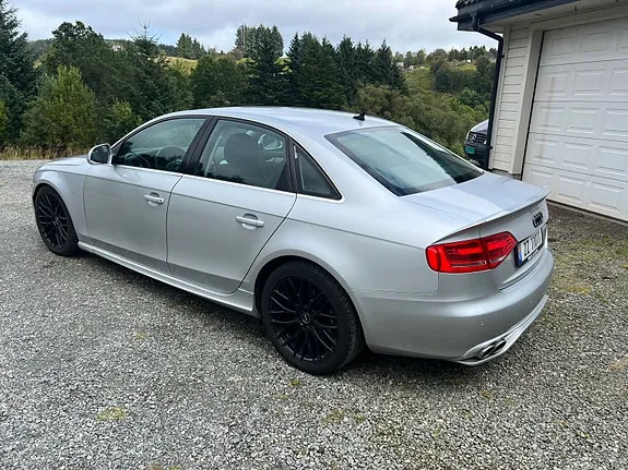 Audi A4 2008 photo 2