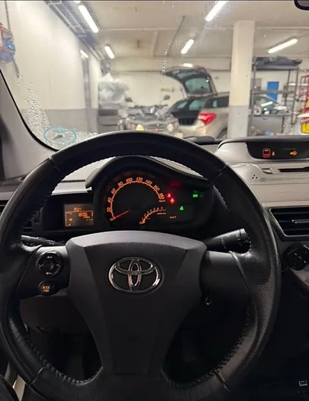 Toyota Iq 2010 photo 5