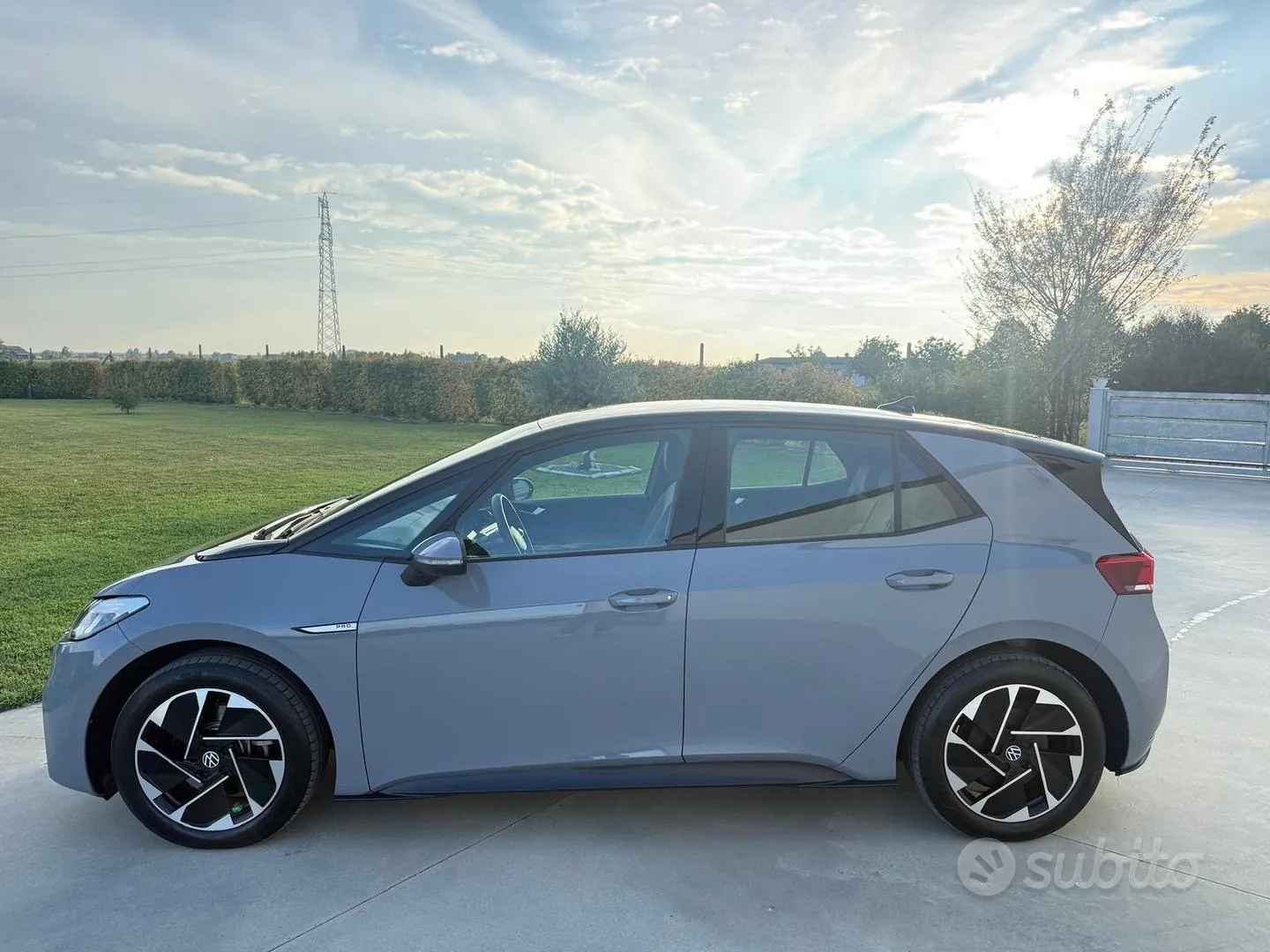 Volkswagen Id.3 2023 photo 2
