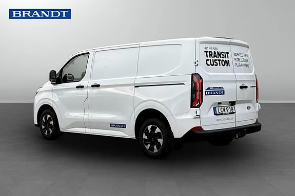 Ford E-Transit 2026 photo 2
