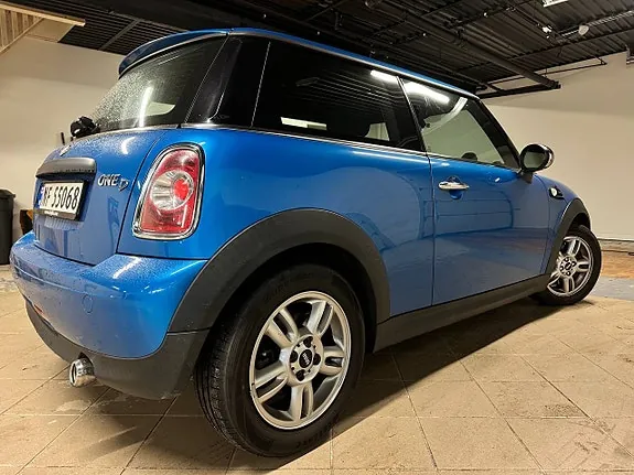 Mini One 2012 photo 3
