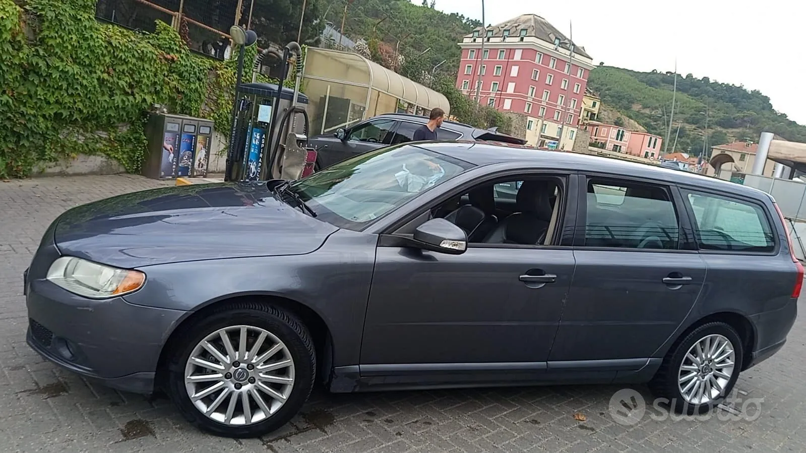 Volvo V70 2009 photo 2