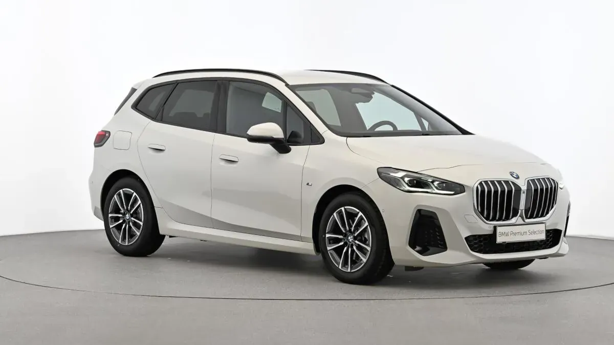 BMW 2 Series 2026 photo 3