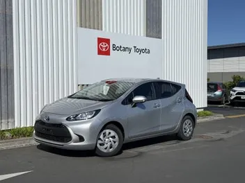 Toyota Aqua 2023 photo 2
