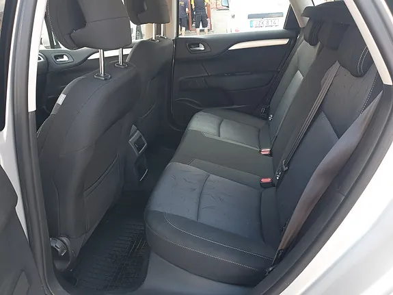 Citroen C4 2013 photo 2
