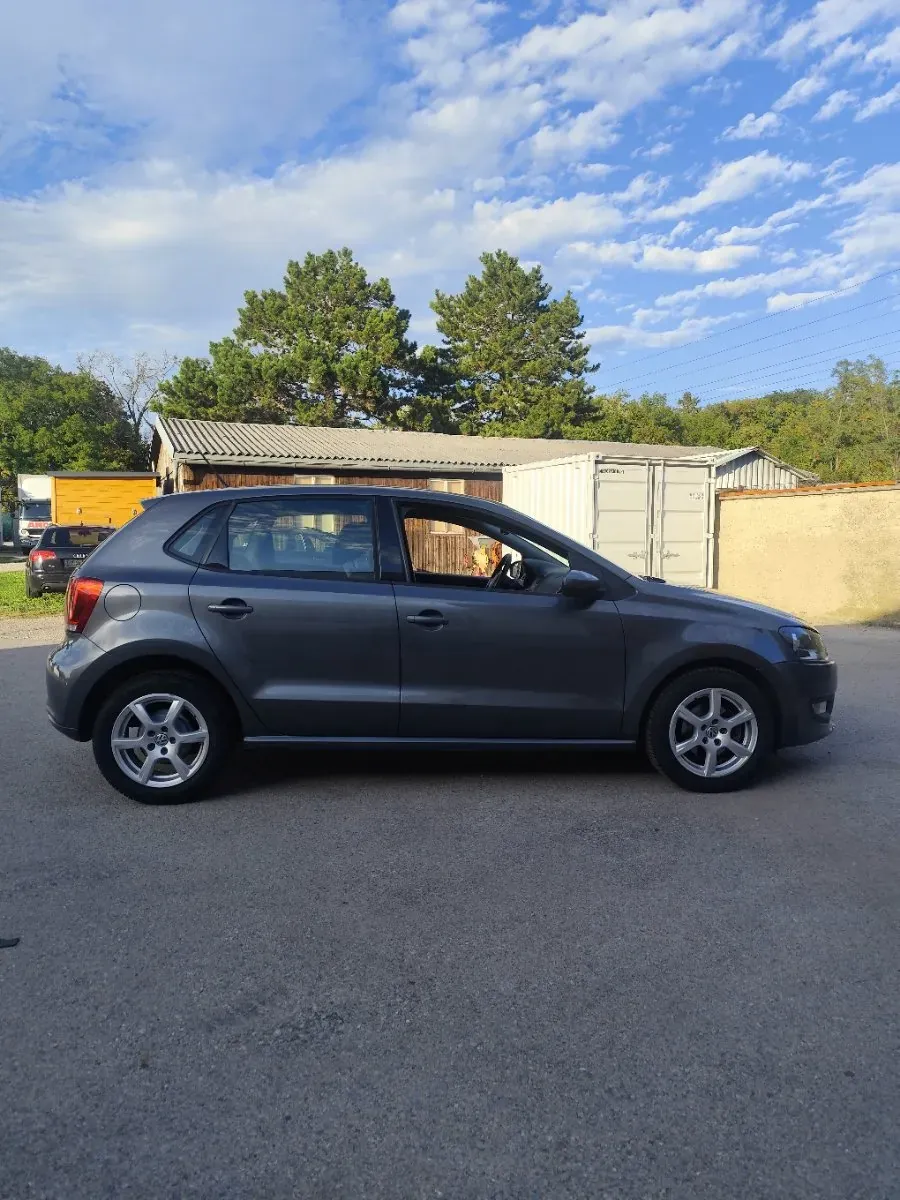 Volkswagen Polo 2010 photo 3