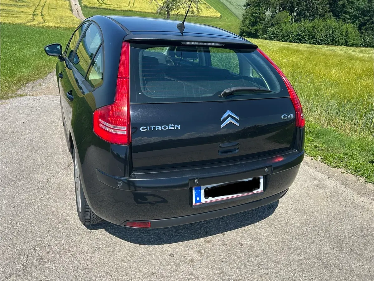 Citroen C4 2010 photo 2