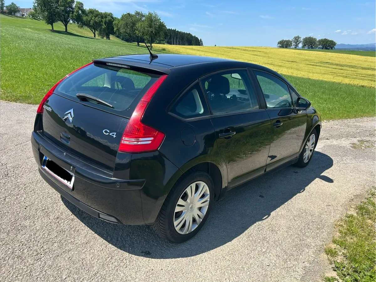 Citroen C4 2010 photo 3
