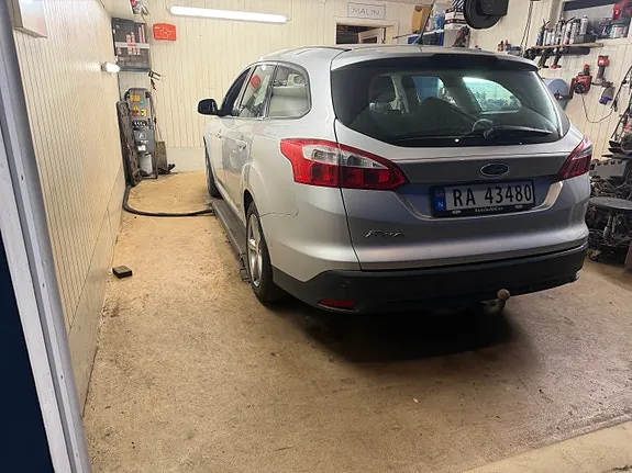 Ford Focus 2011 photo 3