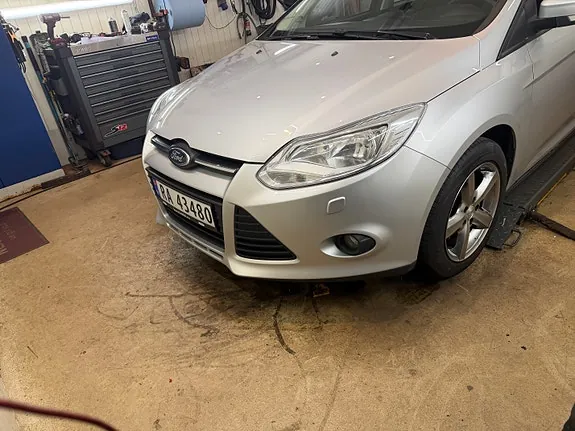 Ford Focus 2011 photo 2