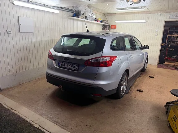 Ford Focus 2011 photo 4