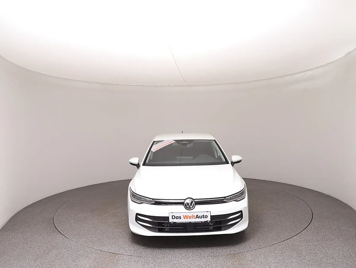Volkswagen Golf 2026 photo 3