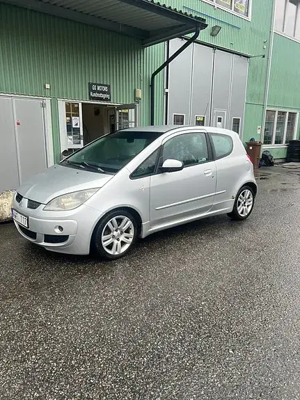 Mitsubishi Colt 2006 photo 2