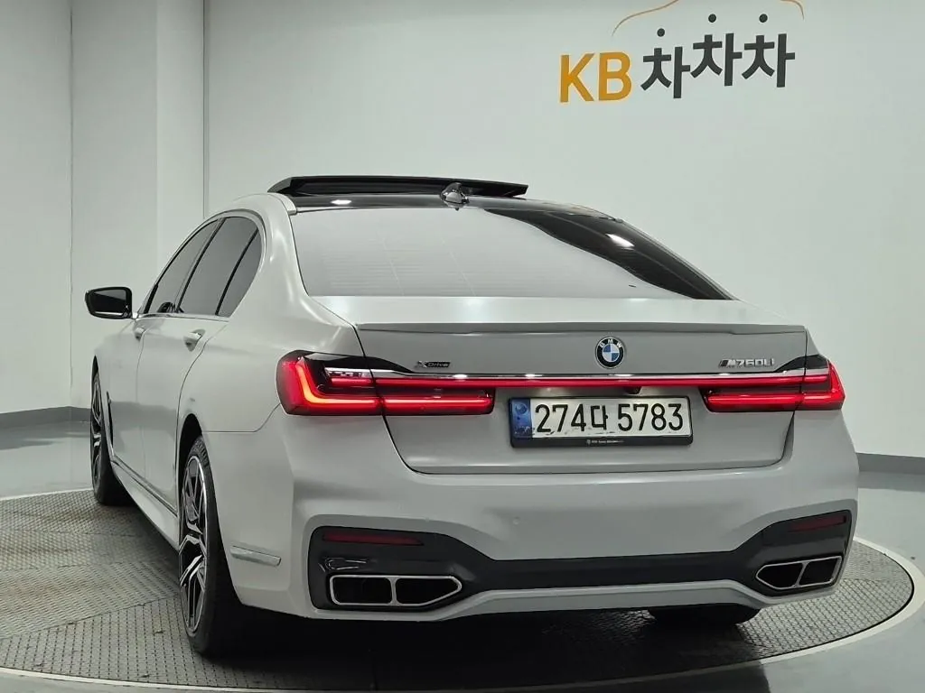 BMW 7 Series 2016 photo 2