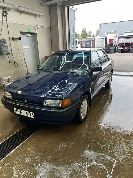 Mazda 323 1992 photo 3