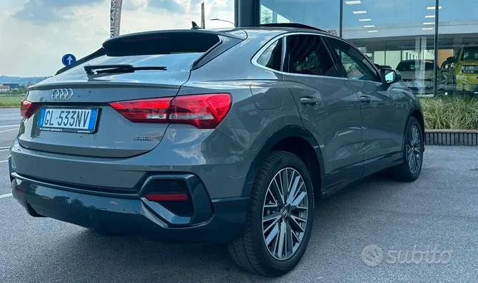 Audi Q3 2023 photo 2