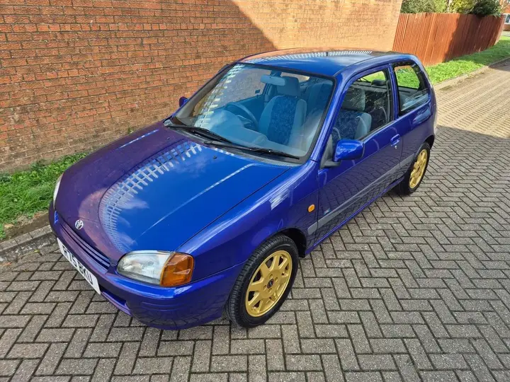 Toyota Starlet 1998 photo 4