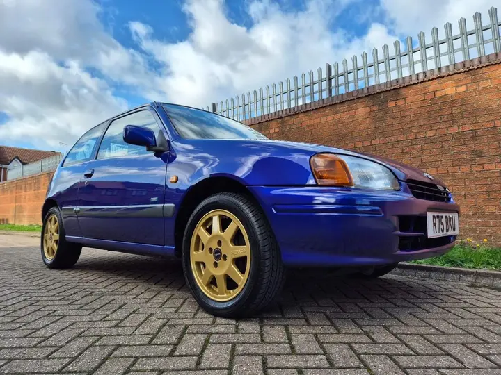 Toyota Starlet 1998 photo 3